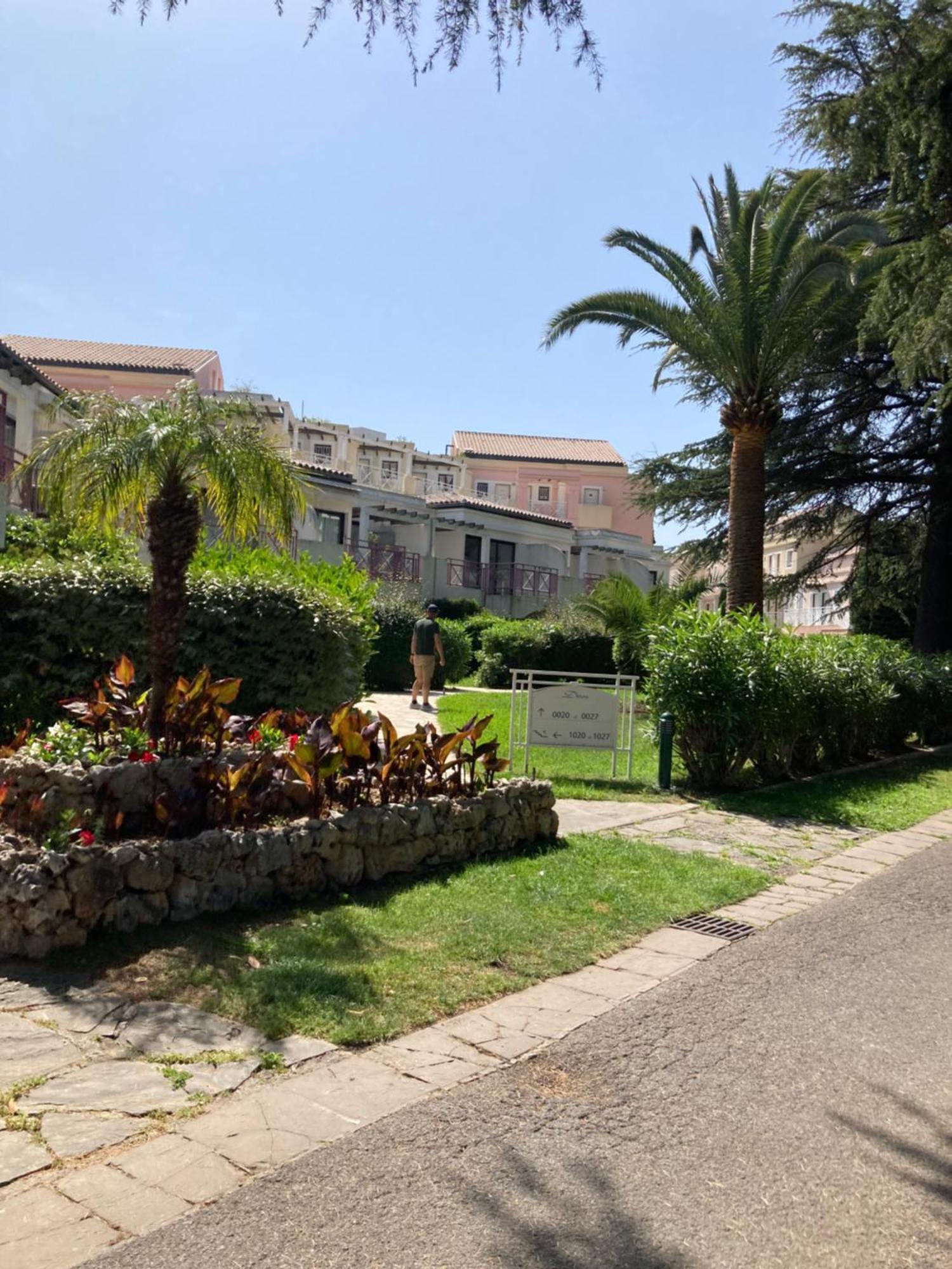 2 Pieces Avec Piscine Vue Appartamento *