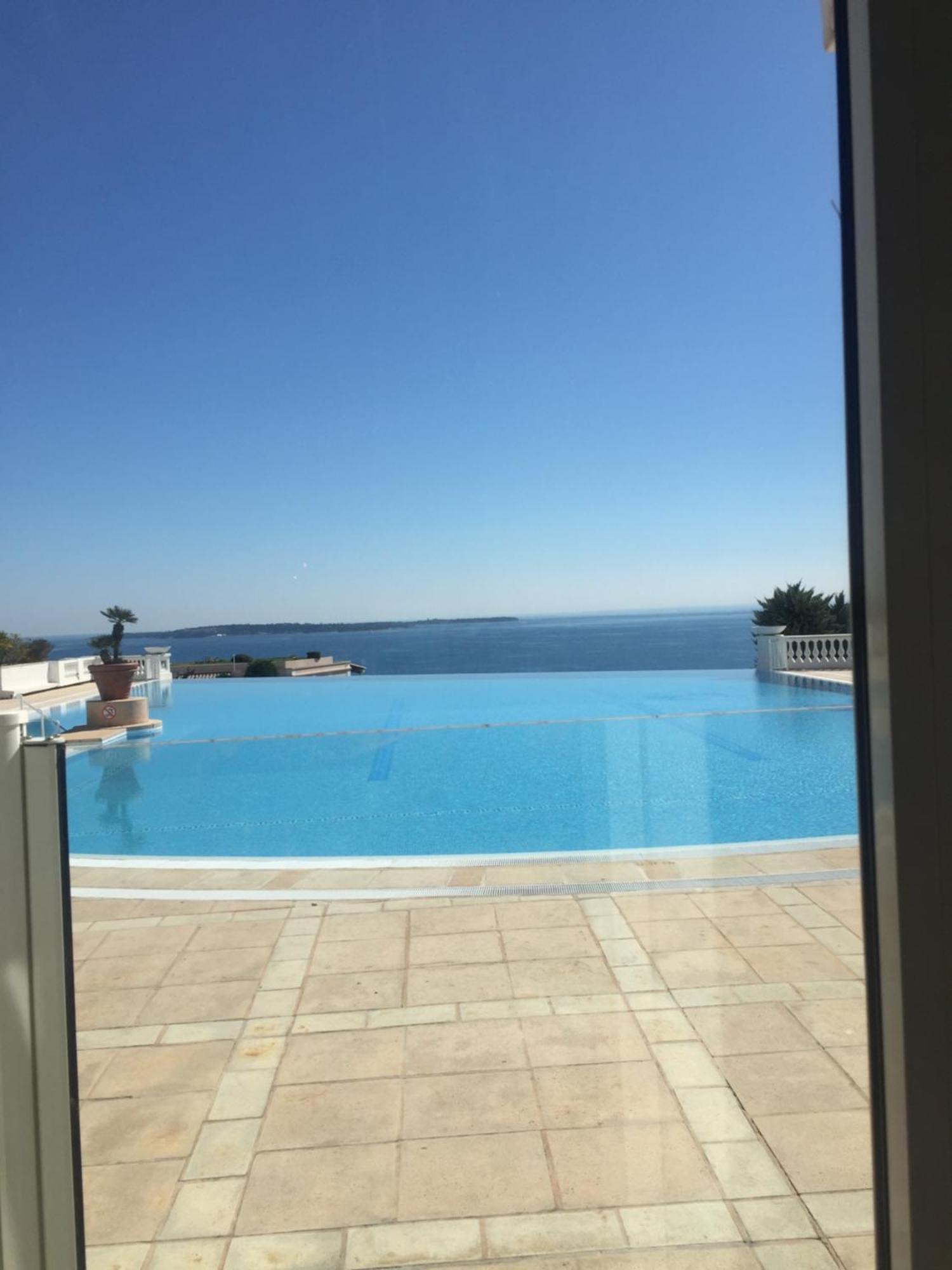 Appartement 2 Pieces Avec Piscine Vue